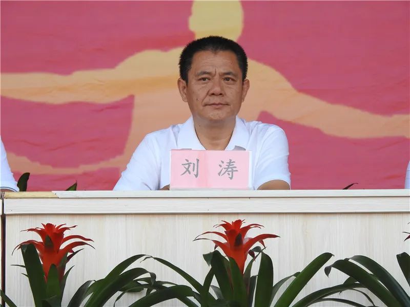 围观,冀州中学2023级高一新生开学典礼暨军训动员大会