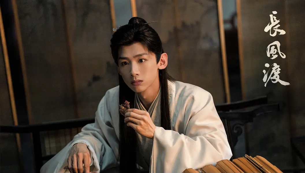 从不起眼配角,到爆款剧男主,白敬亭成古装美男,果然红气养人