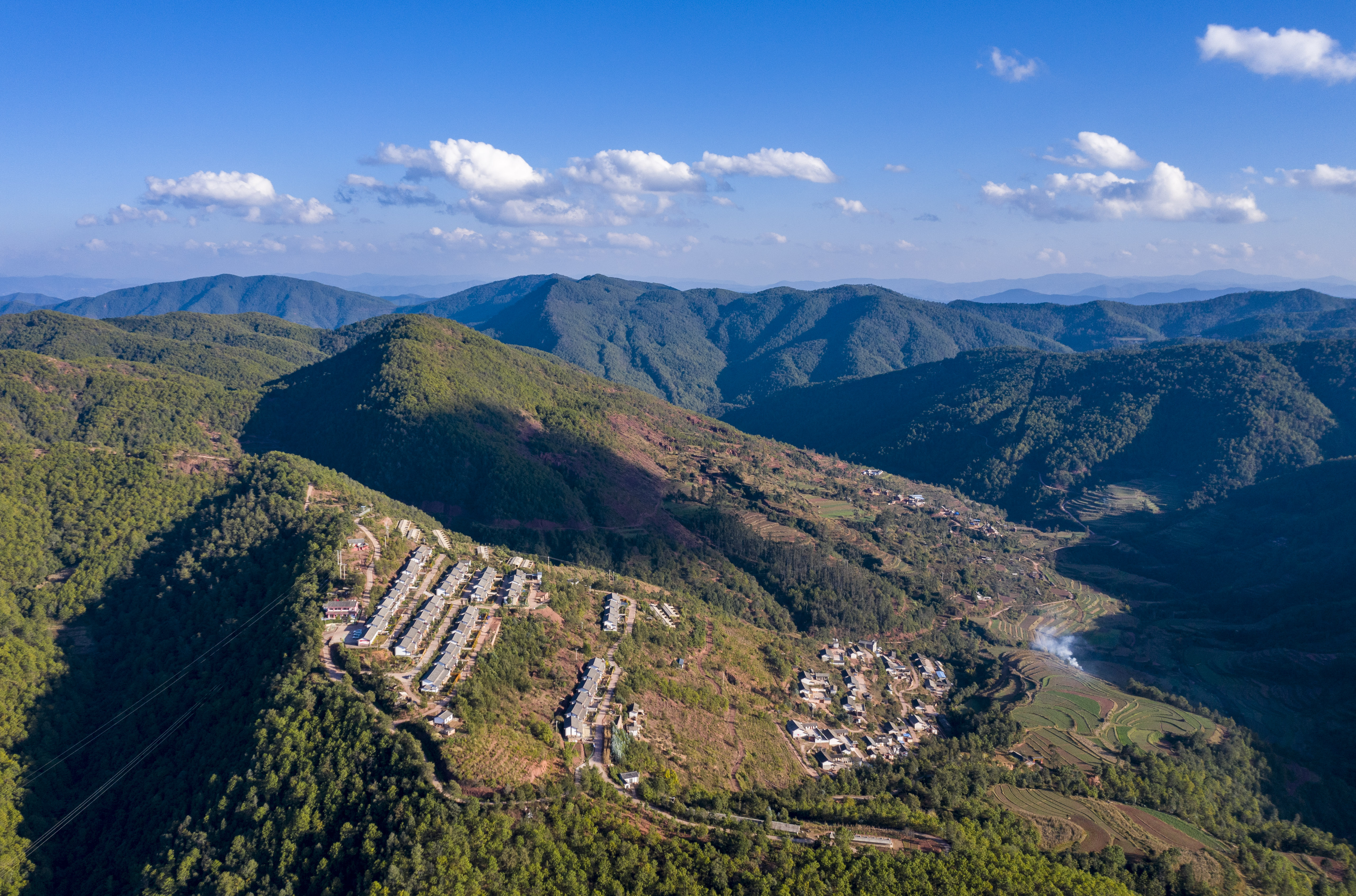 云南:彝山深处新图画