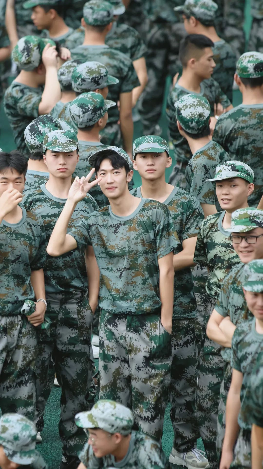 川内28所高校军训现场照来了