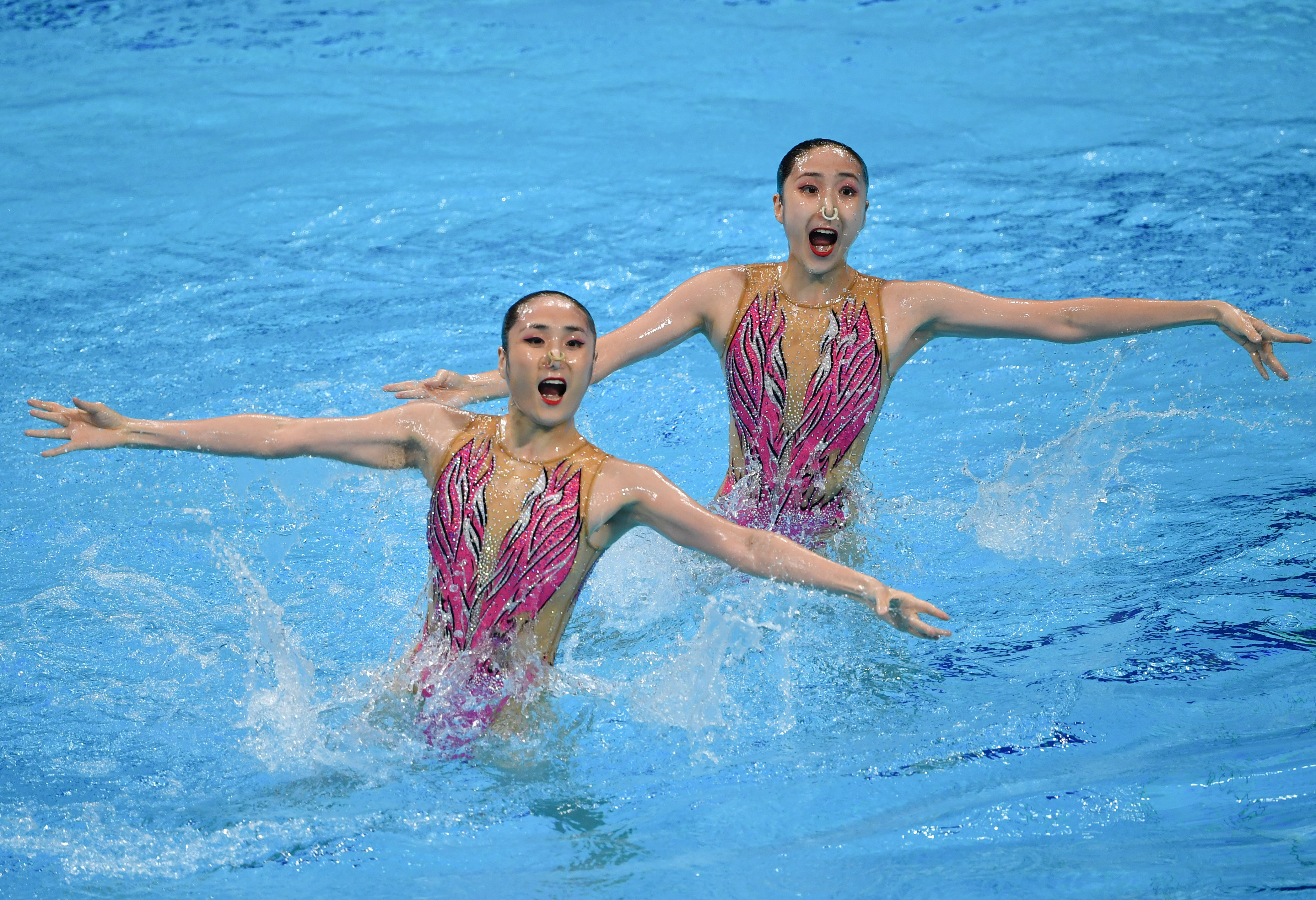 中国花样游泳双人图片