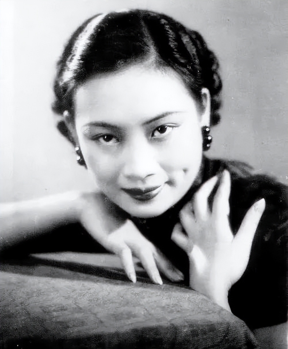 民国女特务"乌梅",留下1串密钥64年无解,孙女破译后当场失声