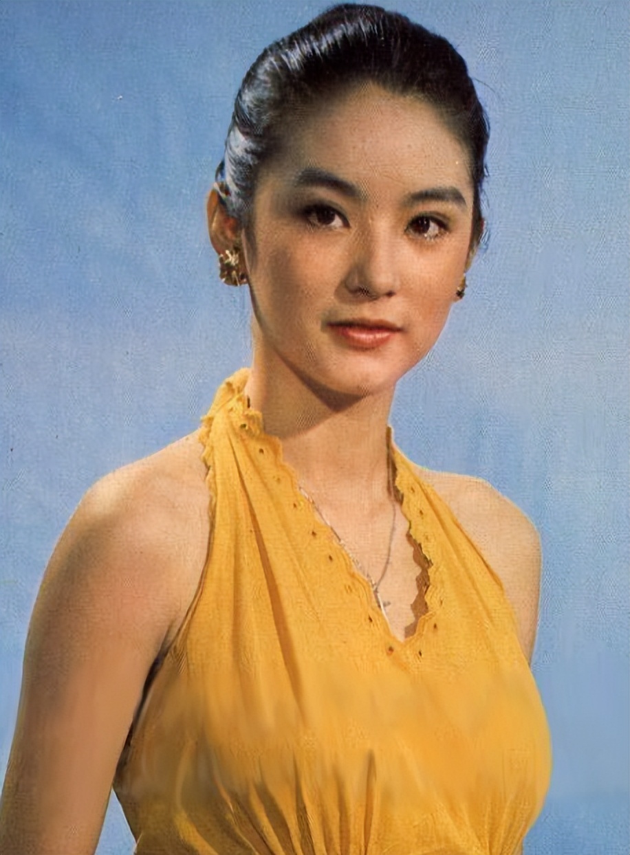 林青霞究竟算不算80年代第一美女?看看她和巩俐的合照就有答案了