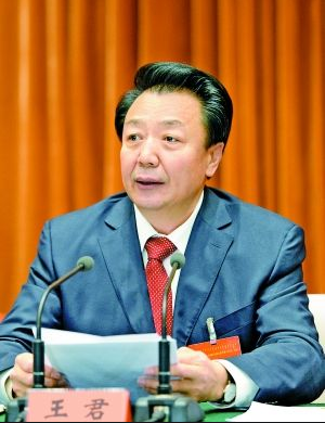 他曾是一名煤矿工人,担任过山西省省长,后来到内蒙古做党委书记