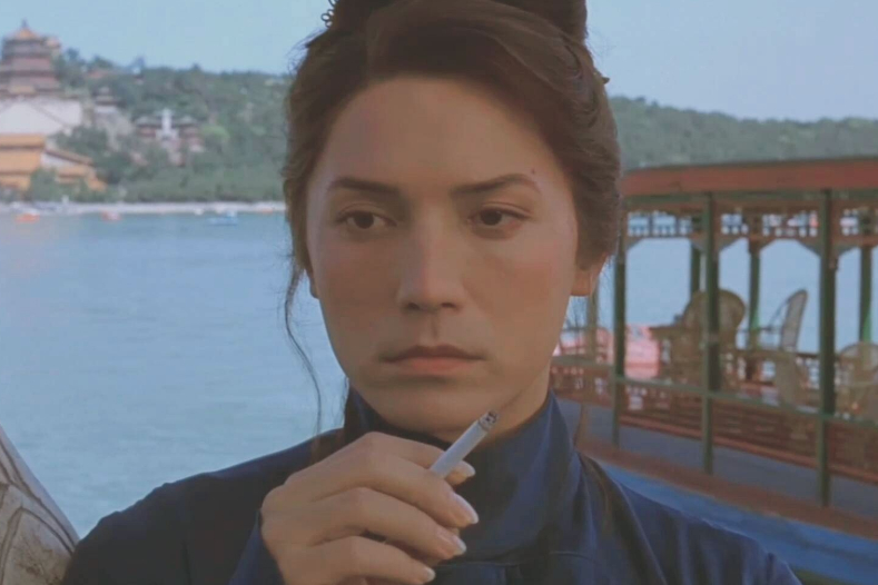 回顾亚洲美男尊龙:无父无母,无儿无女,71岁孑然一身,一生孤独