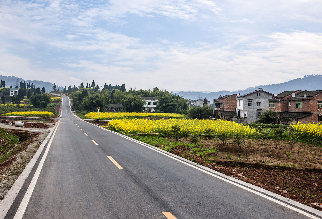 农村水泥路改造"大升级"?户户通之后,公路一体化建设全面启动