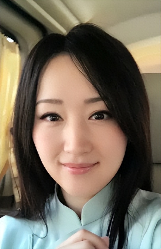 回顾杨钰莹被爆工地演出现场简陋玉女掌门人落魄成这样了