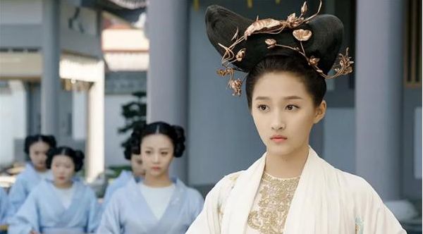 荒唐公主强逼姑父侍寝,坐拥30多位男宠,在宫中惨死时年仅20岁