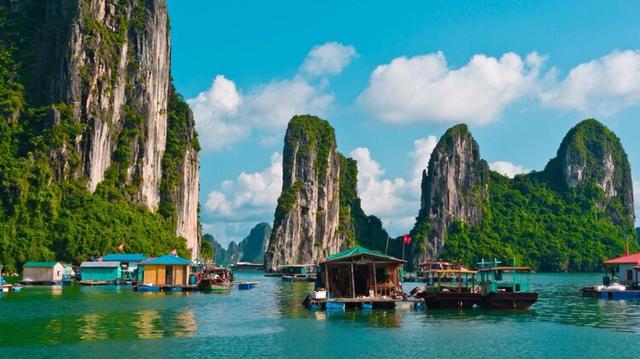 下龙湾:越南知名景点,曾被称为"海上桂林"