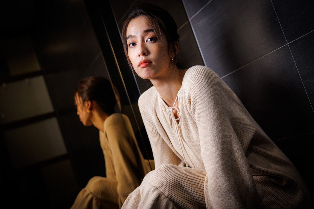 大料!32岁知名女星陈庭妮自曝娱乐圈潜规则,曾被邀去酒店