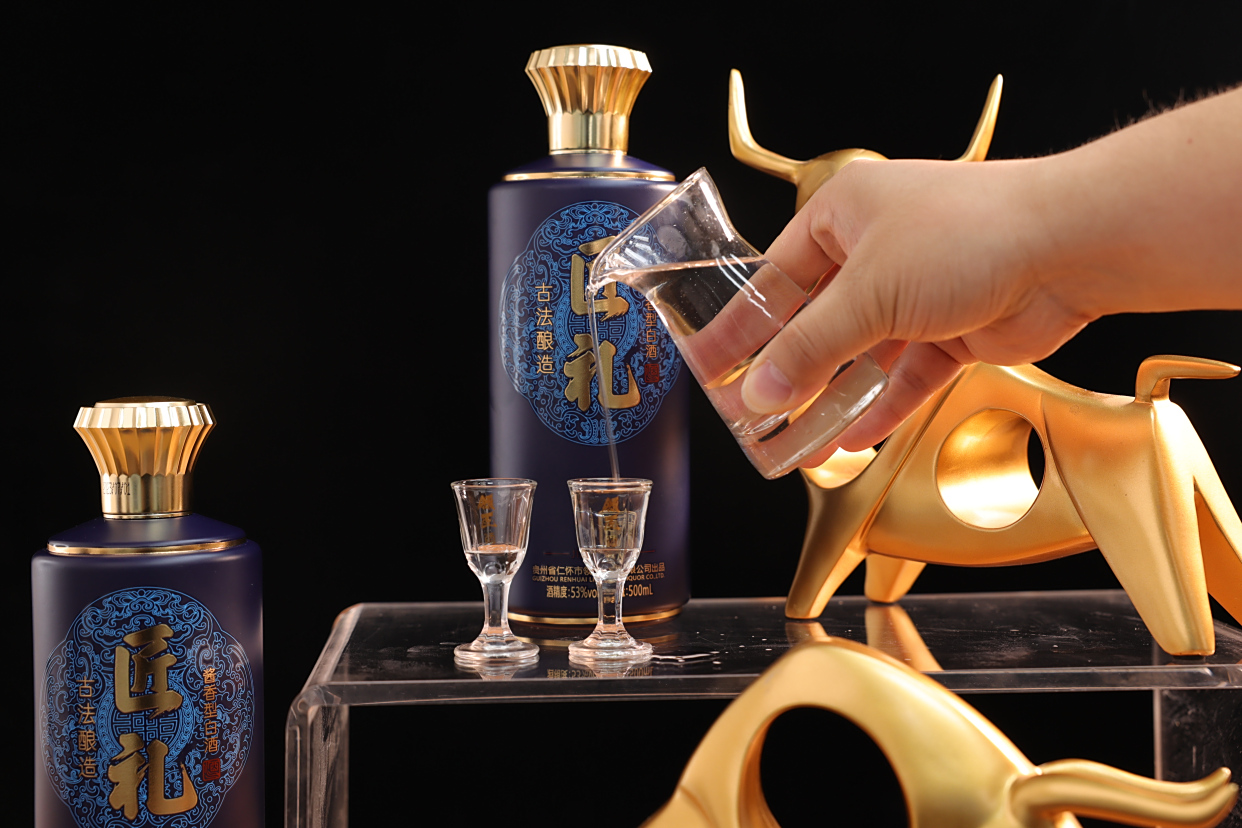 大批泰国游客涌入我国,打着旅游的"旗号",竟是为了中国白酒?