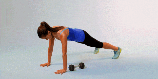 坚持健身的女性与普通女性还是有很大区别,散发出由内而外的美感