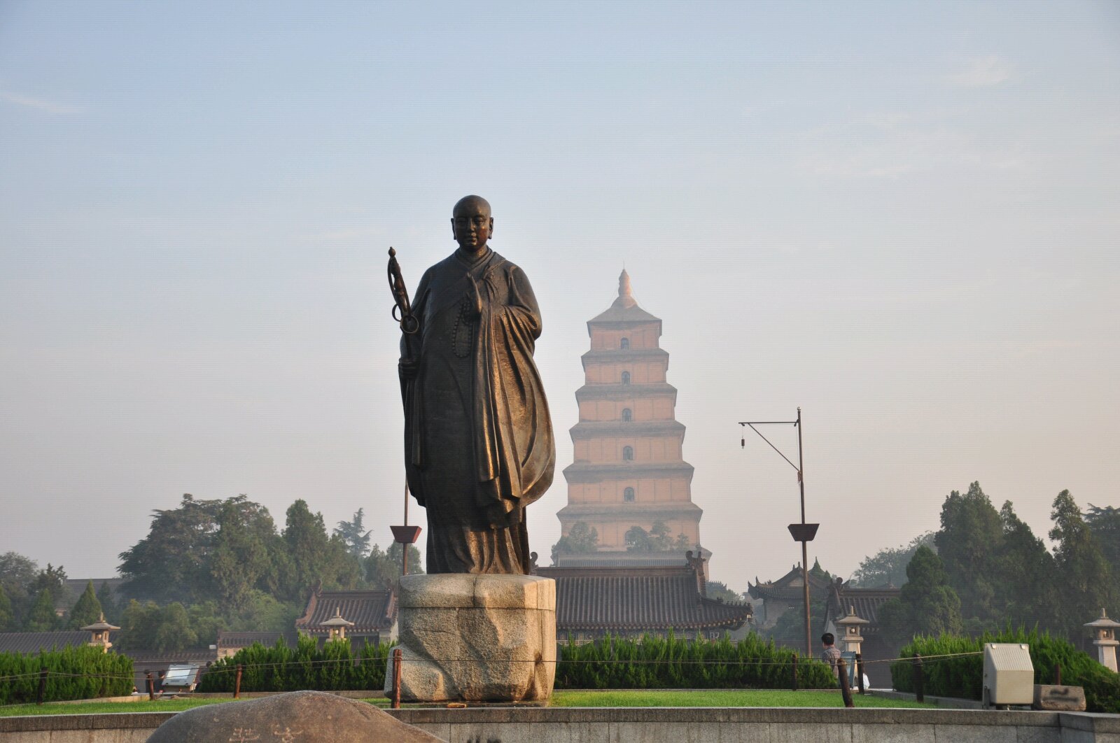 一座是全国4a级旅游景区的寺庙,曾是皇家寺院,内有大雁塔