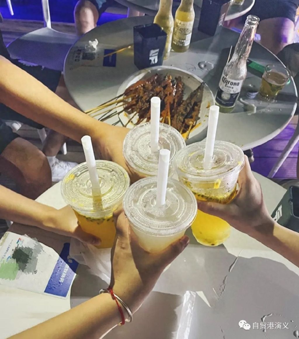 看这个海口夜生活新聚点如何解锁海边喝酒的正确姿势