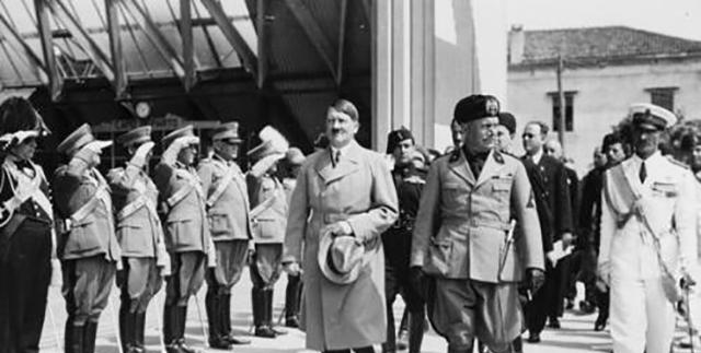 墨索里尼与第三者克拉拉,暴尸街头,正牌妻子早已在精神病被毒害