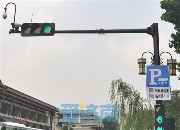 请注意,济南老城区这个路口安装信号灯了