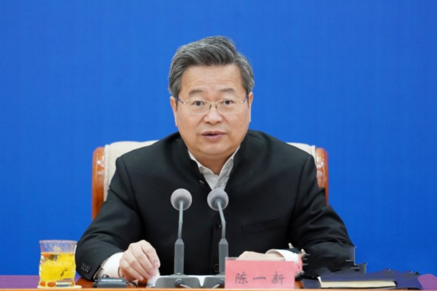 他是现任国安部部长,草根出身,曾任武汉市委书记,履历十分优秀