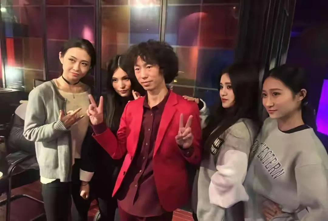 回顾庞麦郎:因不服管教被公司警告!自创品牌滑板鞋1双卖8万月销0