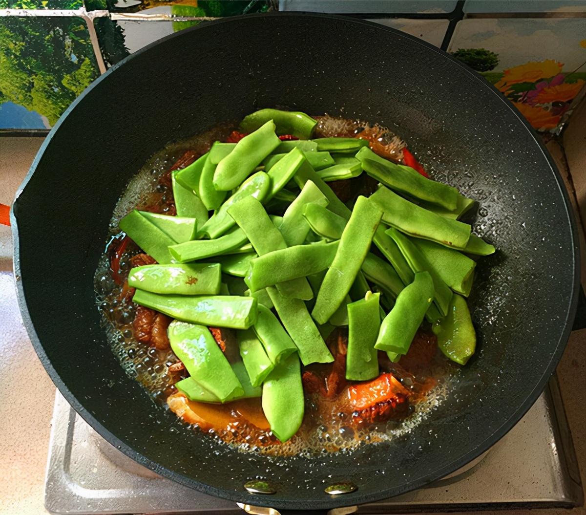 扁豆燜排骨的做法,要想好吃,最後一步要加這個才夠味