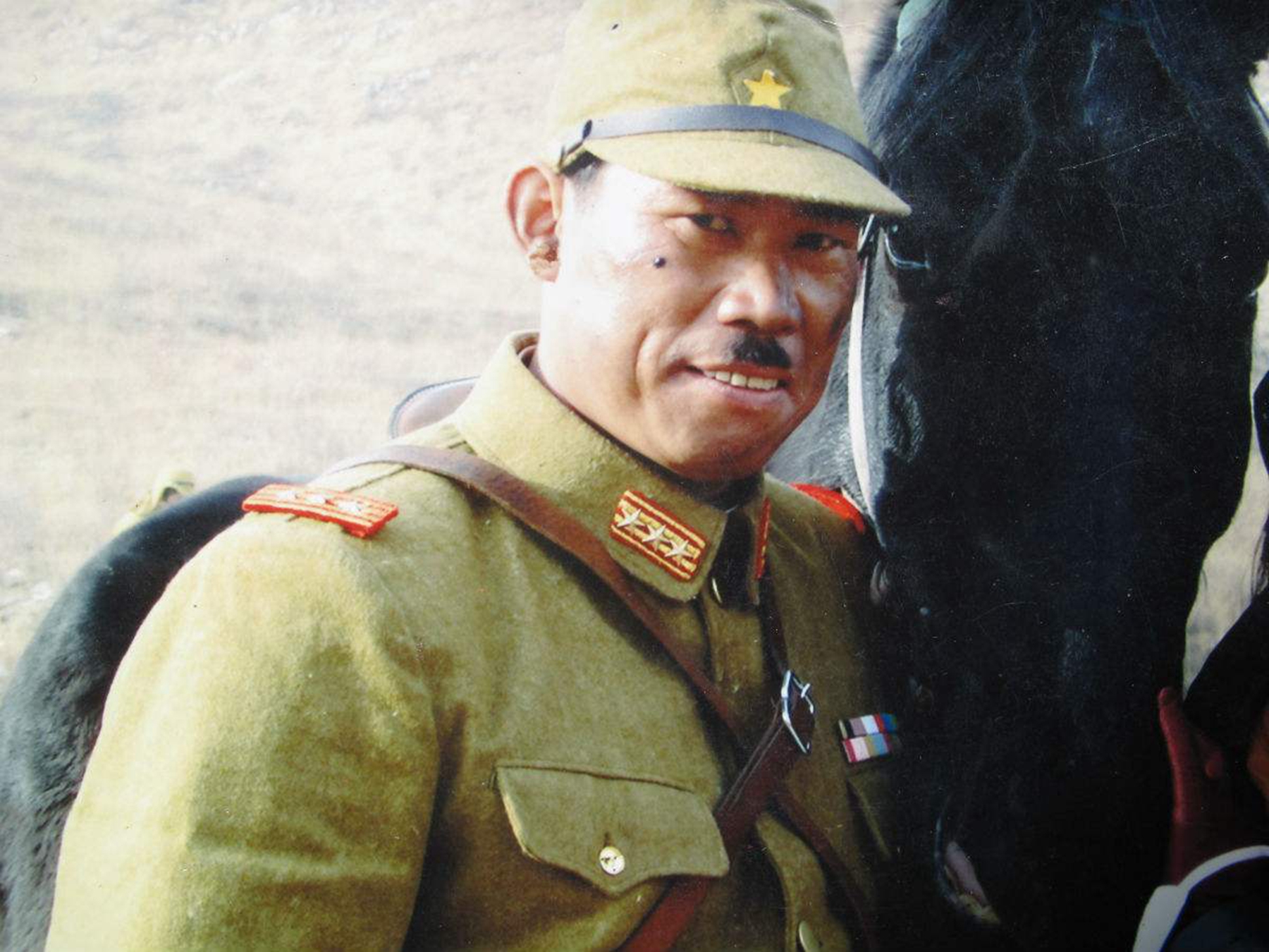 《亮剑》剧组经费不足,导演为省钱拉司机凑数,不料却捧红了他