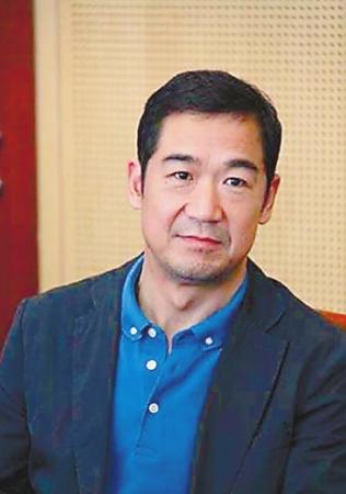 张国立近况曝光,65岁的年龄需人搀扶,儿子成为心里面的遗憾!