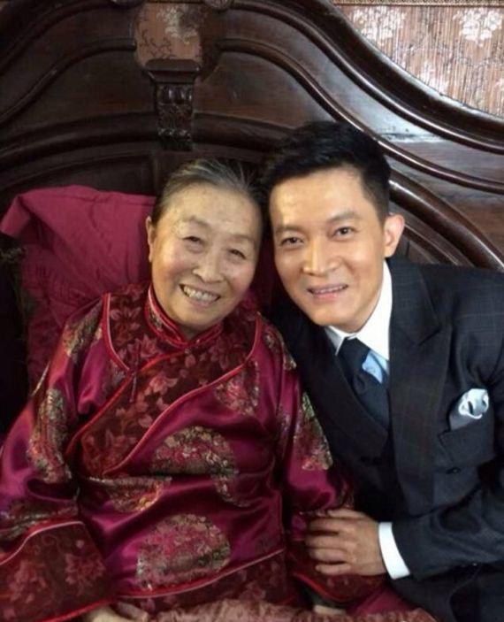 张少华去世已办完全部后事,杨志刚发文:赶回北京送干妈最后一程