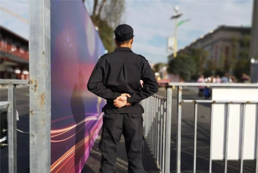 纪实:陕西小伙在伊拉克当雇佣兵,4年挣百万不愿回家,后来怎么样