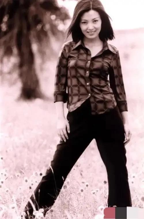 回顾"逃犯"沈俊林:逃亡15年混成亿万富豪,还把情人捧成大明星