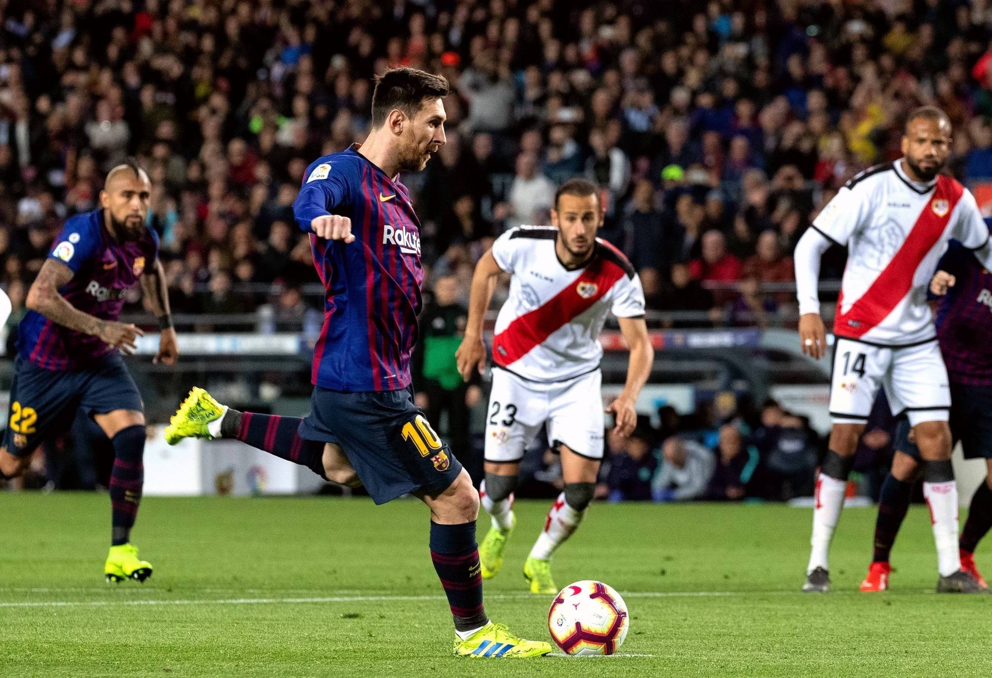 周二强档:梅罗对决"表演赛" 红魔客场惹不起