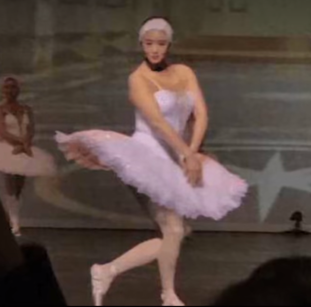 蒋欣有多丰腴?直到看见未精修芭蕾舞照,网友:这天鹅一个顶俩