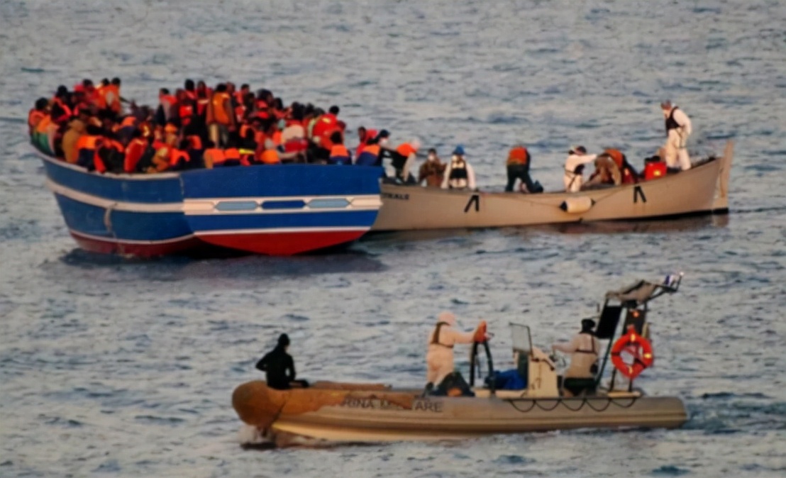 "偷渡皇后"郑翠萍:帮助三千福建人偷渡美国,葬礼百辆豪车送行