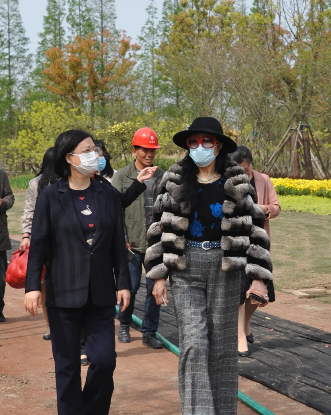 上海市台办主任钟晓敏会见北京紫玉集团董事长黄紫玉