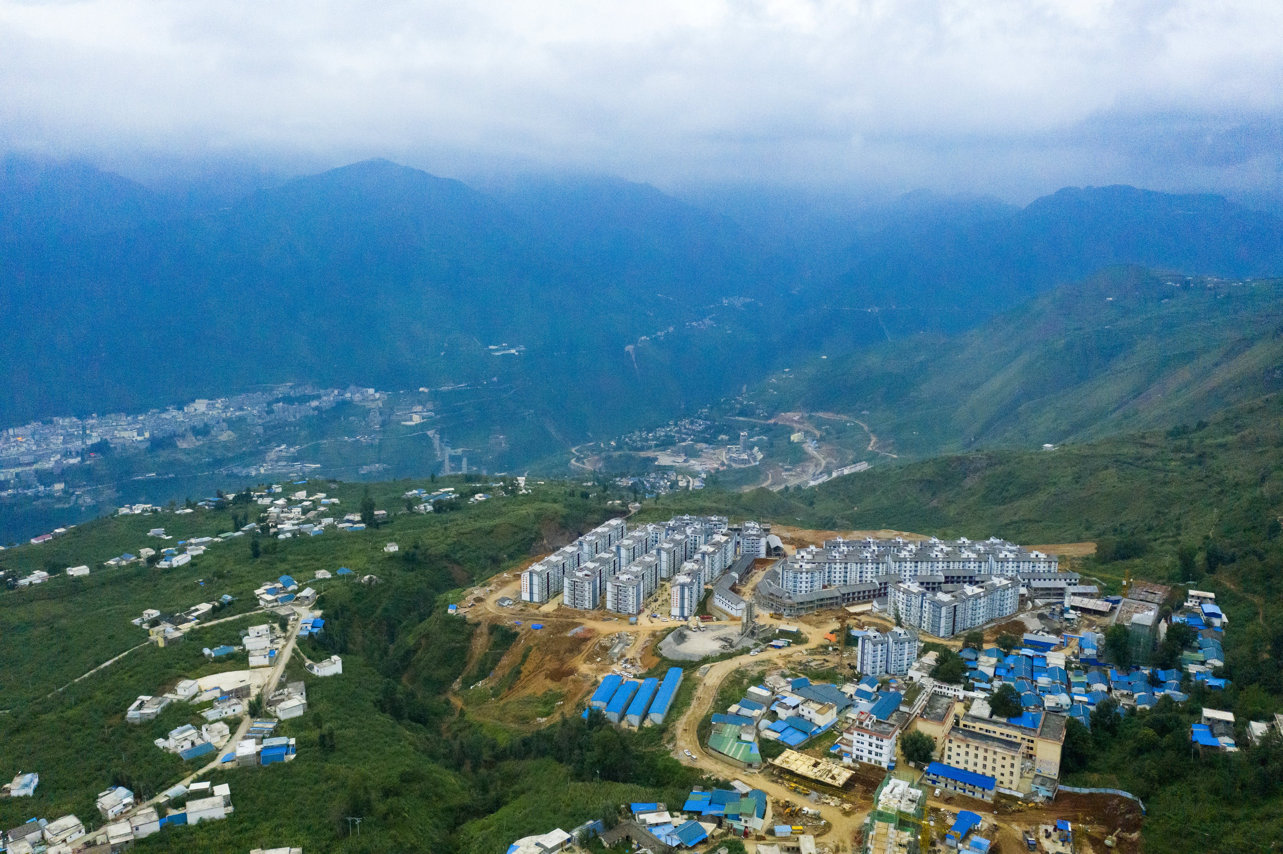 四川大凉山:搬进新房子 过上好日子