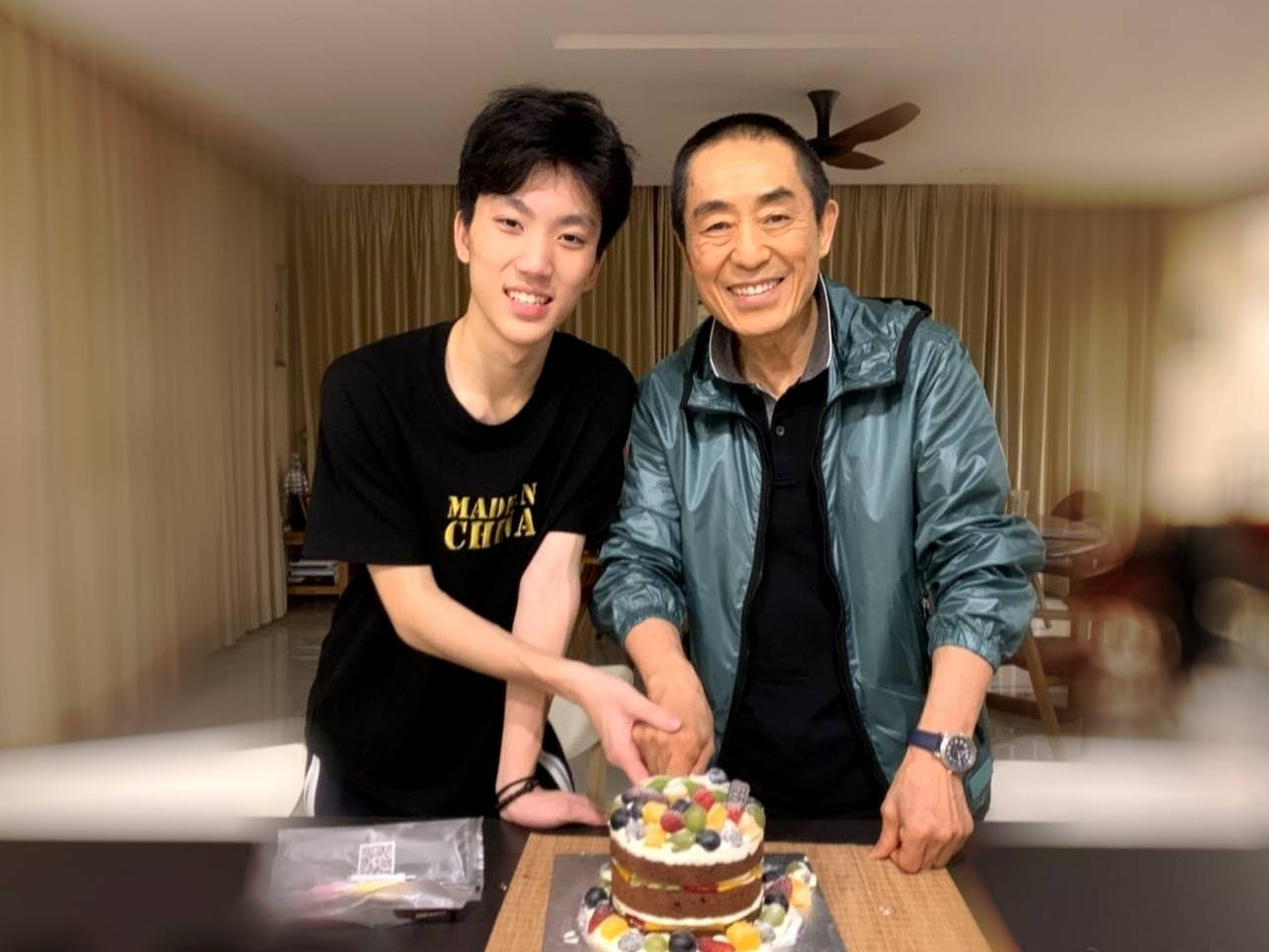 20岁的张壹男颜值逆天,张艺谋为何不让儿子在他的戏里出镜?