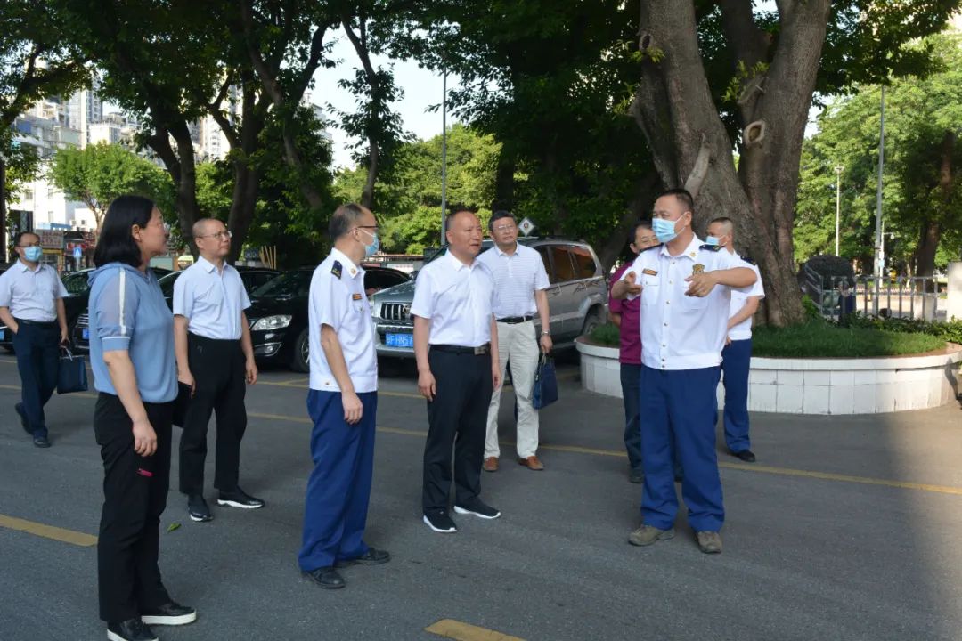 华旭初带队开展消防安全工作检查