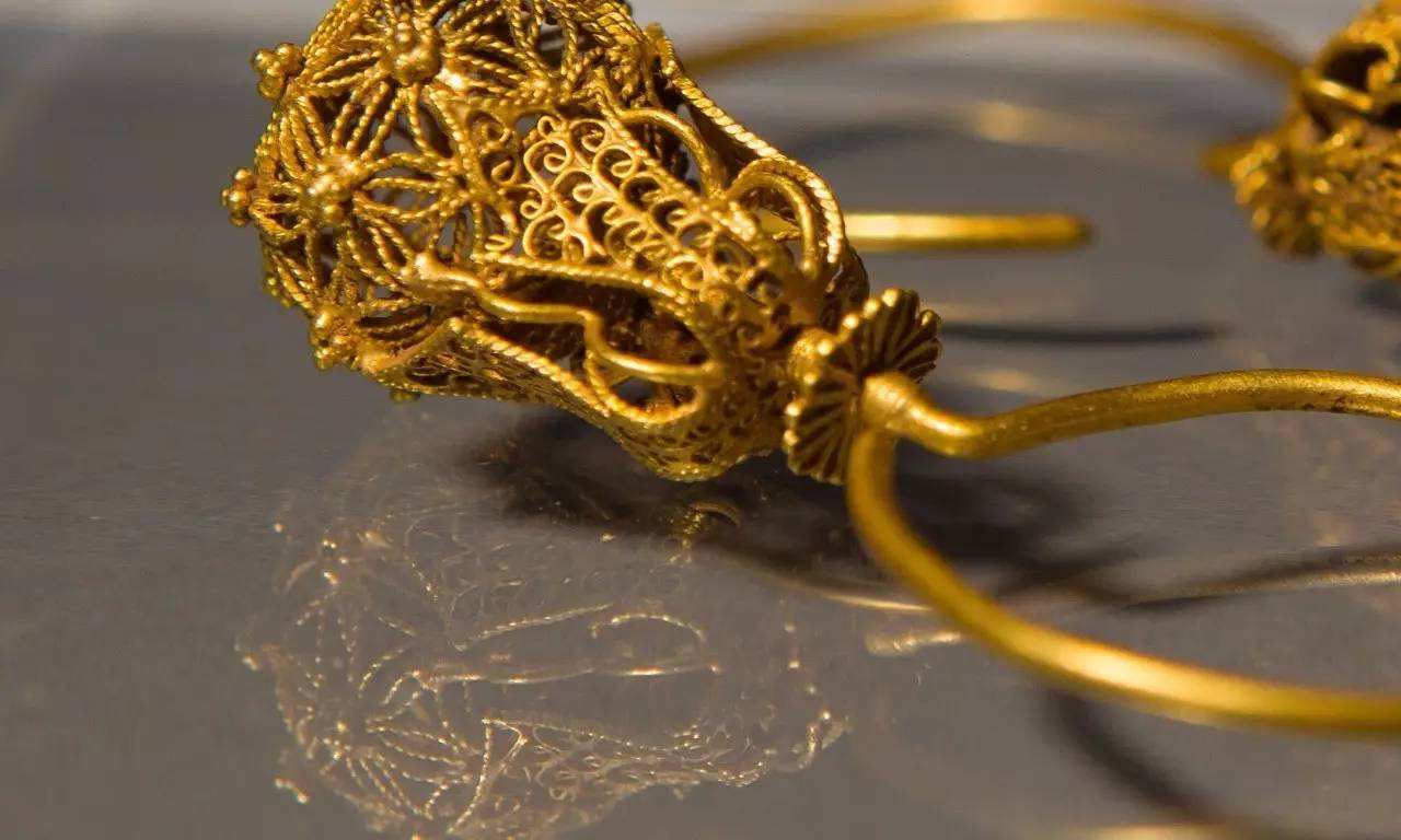 西方古代双耳杯遗存撷英