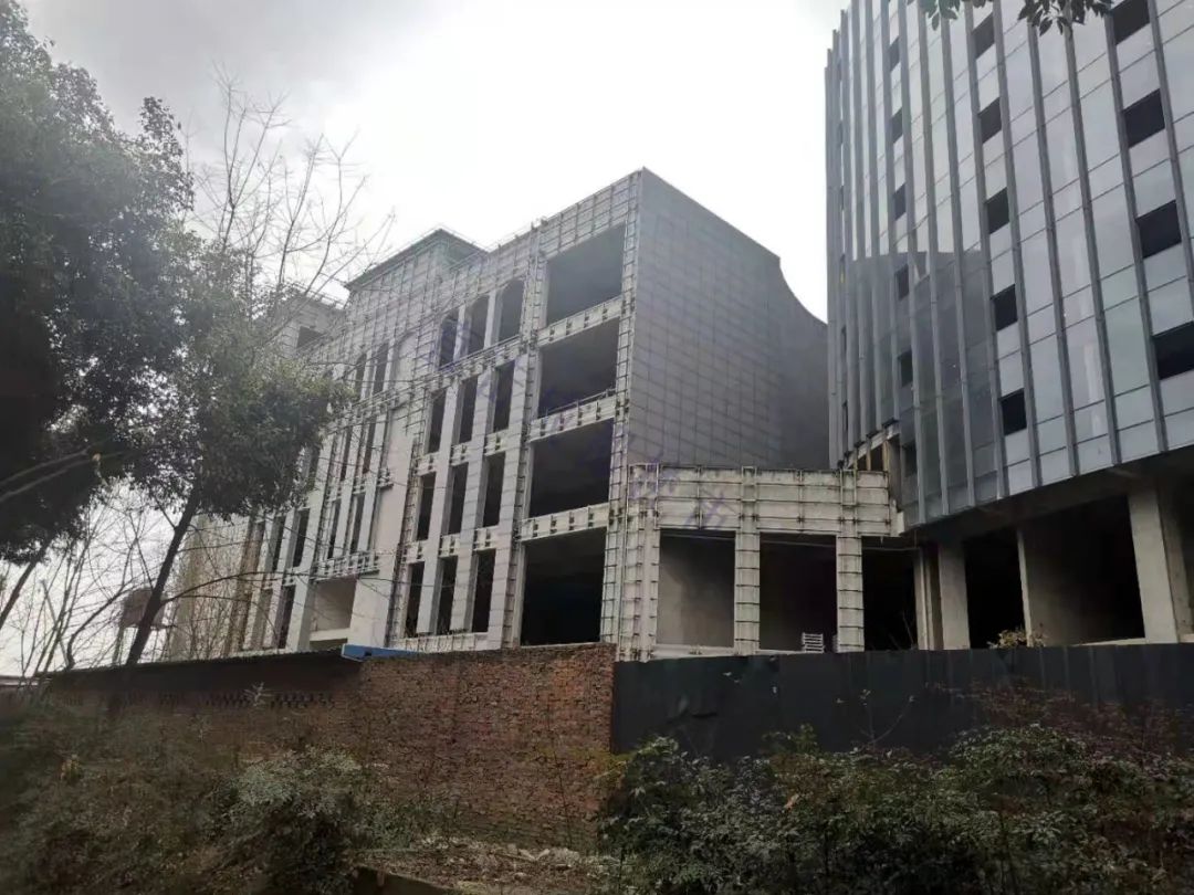 成都这个烂尾楼终于有新进展!周边居民等到心碎