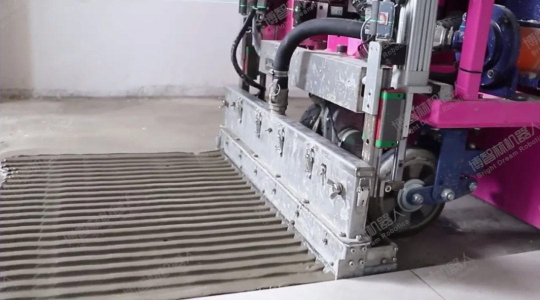 武汉一工地用机器人贴砖,瓷砖铺贴趋向无人化?