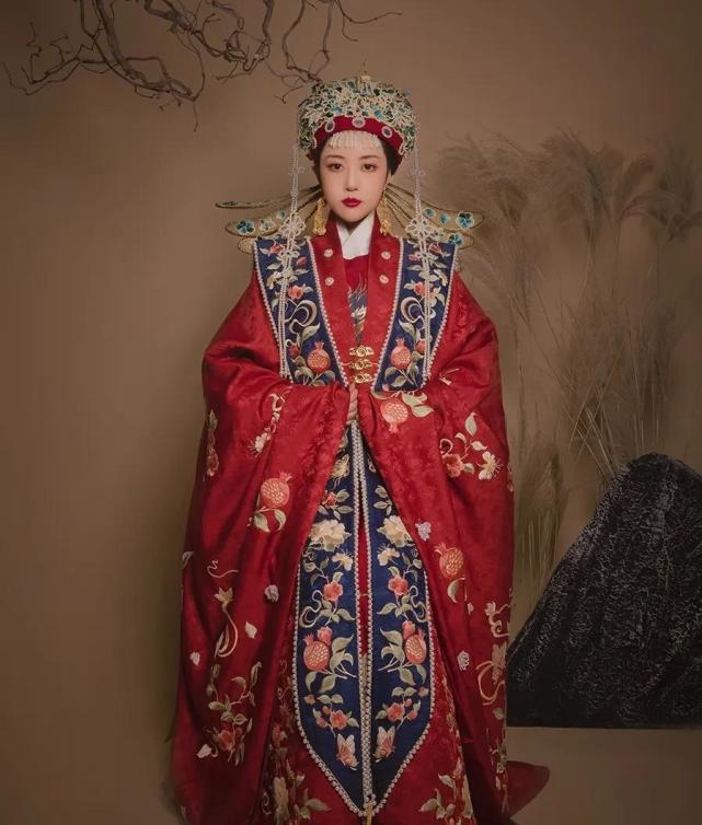 明朝贵族服饰可以有多美?