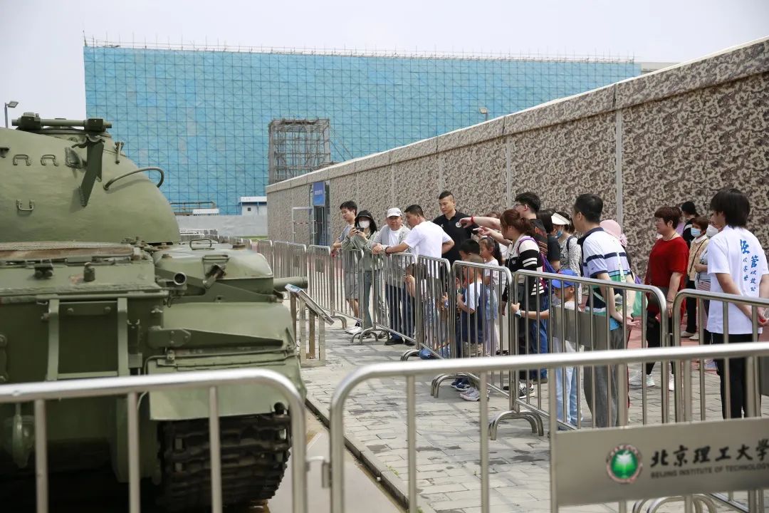 朱岗子村和北理工经管学院联合党支部开展红色"1 1"主题活动