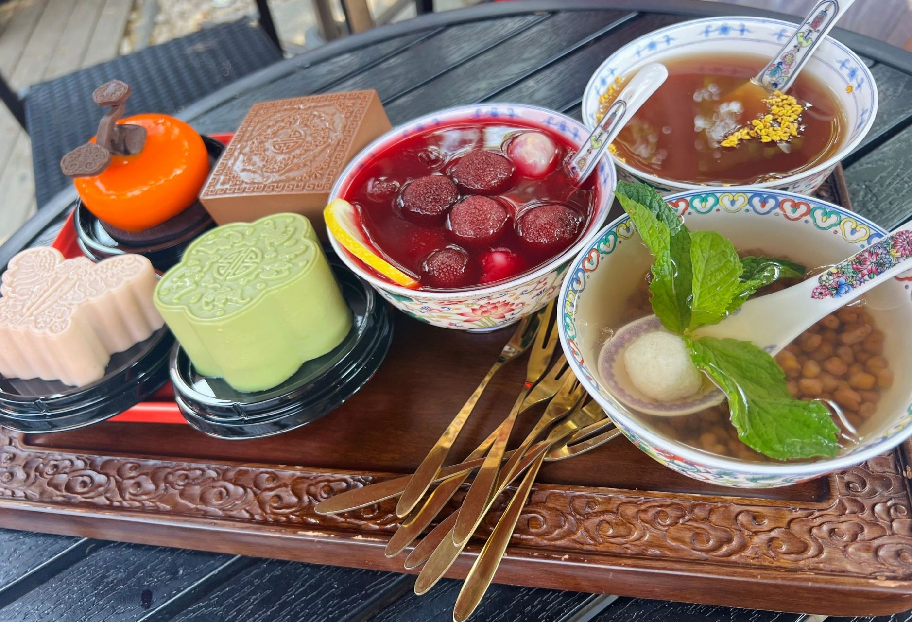 故宫下午茶真的太难约了 	 99每天250个号 150个9:00