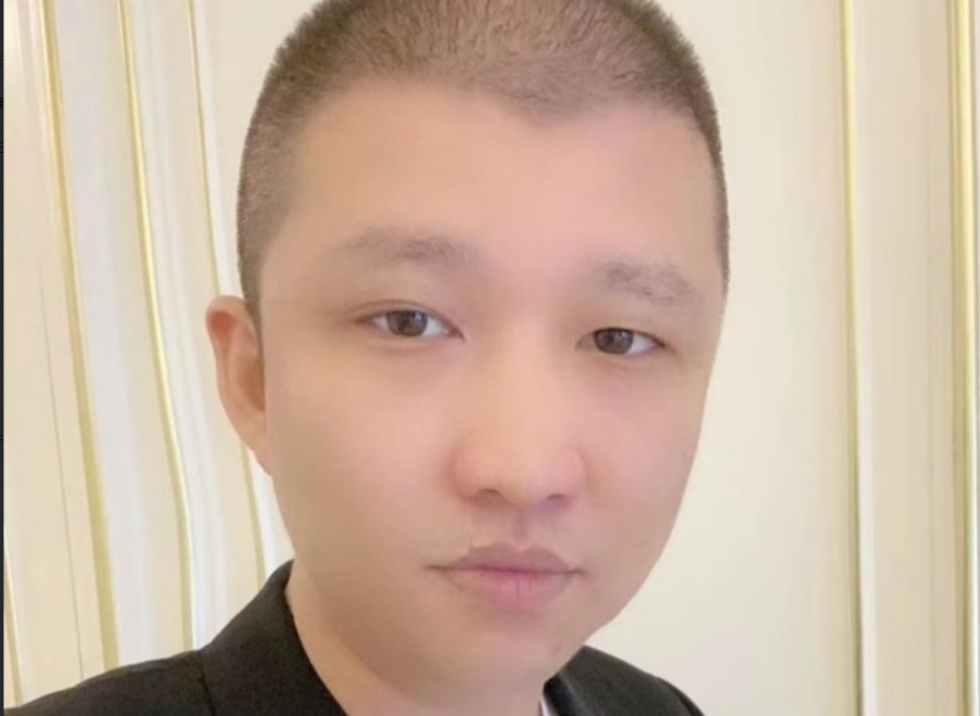 二驴直播嘲讽辛巴及其合伙人伽柏,为讨好东方阿保,晒出私信记录