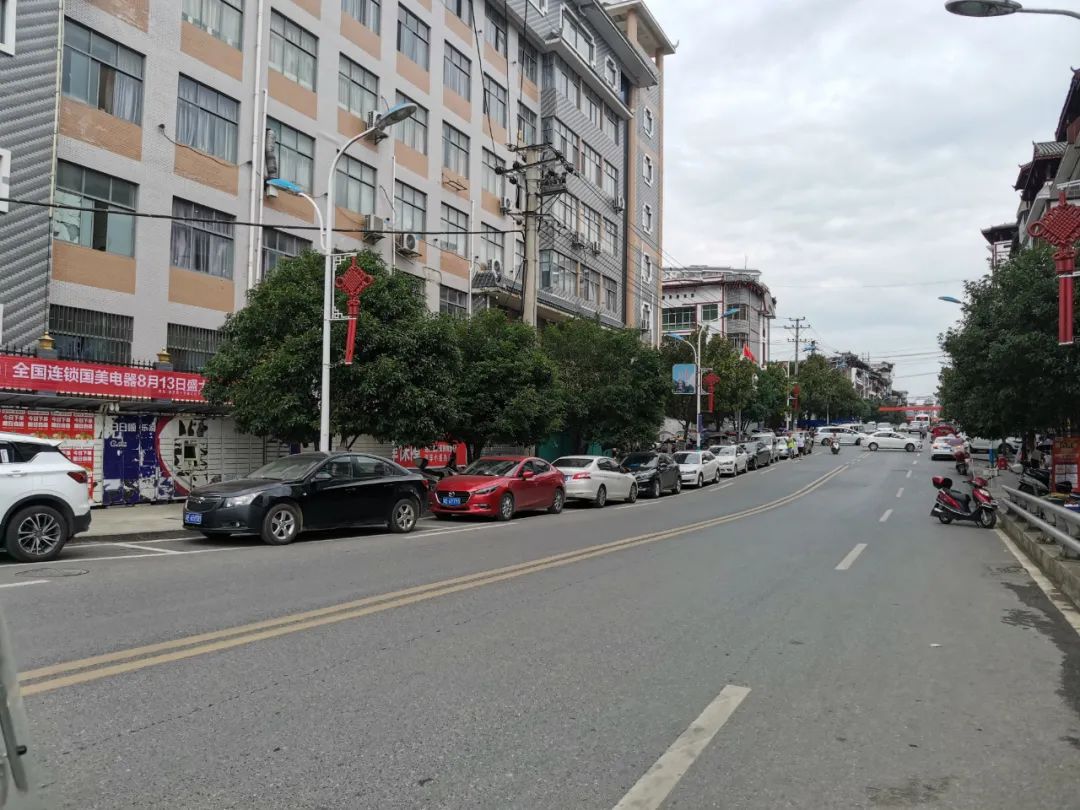 城步县城路边停车1小时只要1分钱,你知道吗?