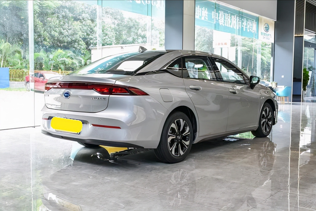 广汽埃安aion s新增炫 530上市,综合续航410km,售价13.98万元