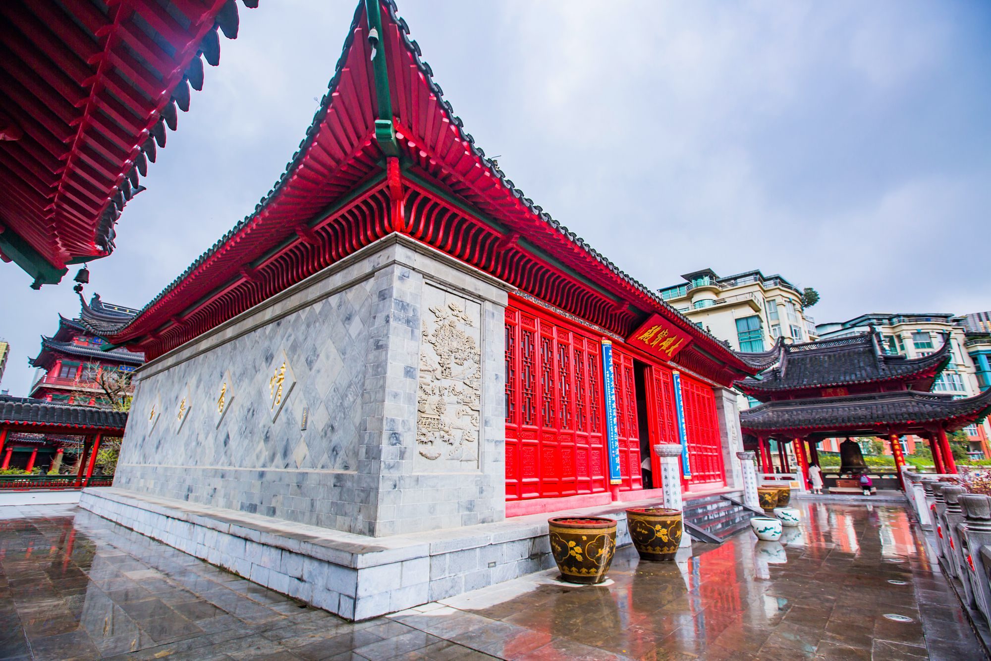 南京有一座毗卢寺,隐藏于闹市之中,这里还是中国佛教会的诞生地