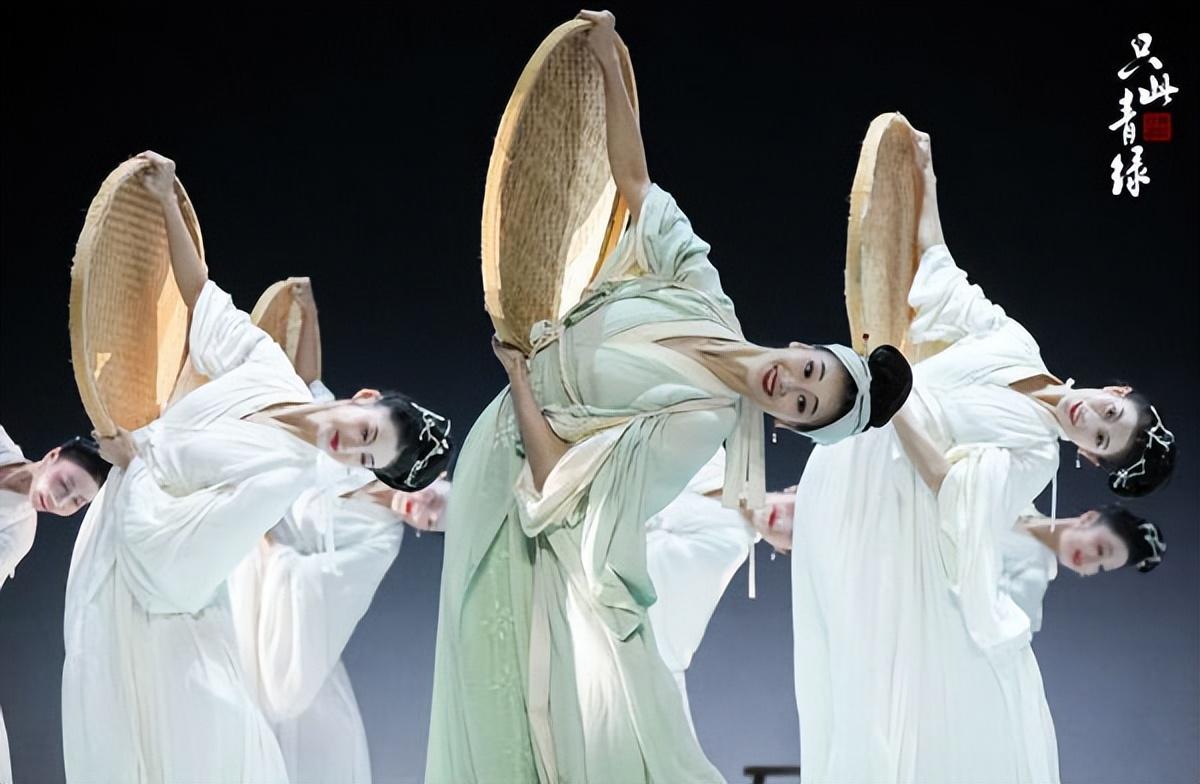 精彩,每台剧目不论是演员的服装,化妆,舞台背景,还是唯美的舞蹈演绎