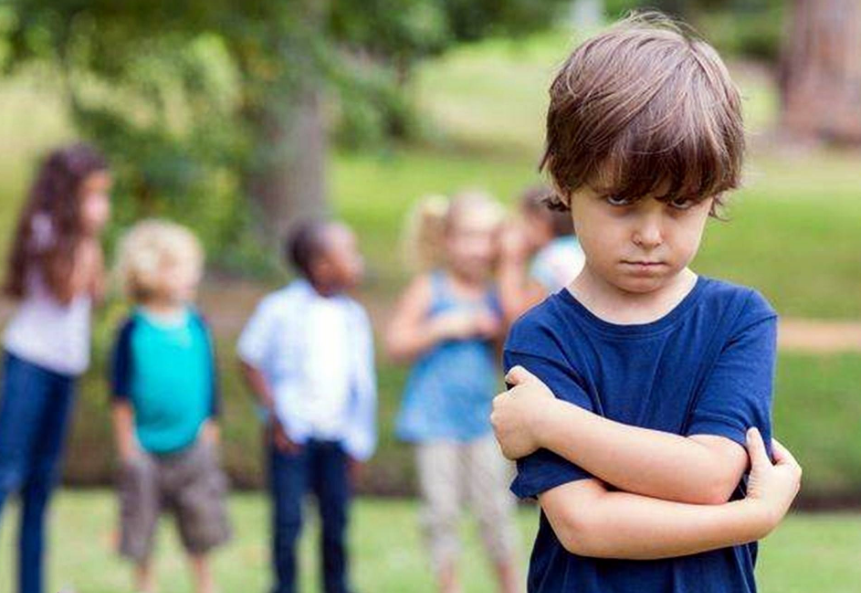 怎么这么多孩子不合群?教孩子三句话,变身社交达人