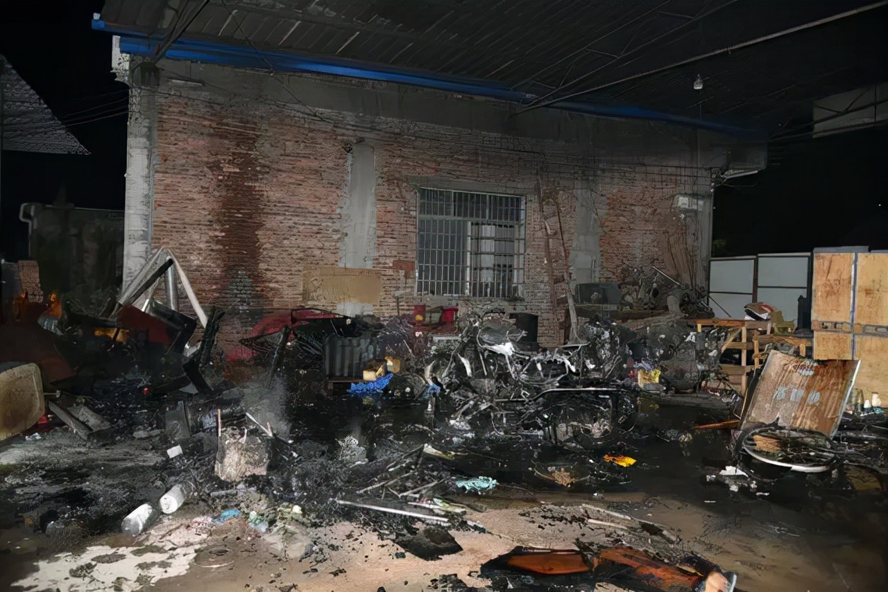 电动车飞线充电起火,场景令人触目惊心!