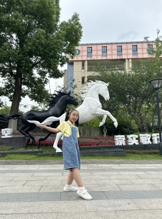 魔方女孩-杨雨萱