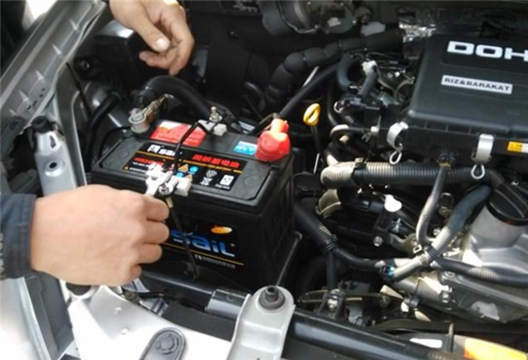 汽车电瓶没电了如何启动